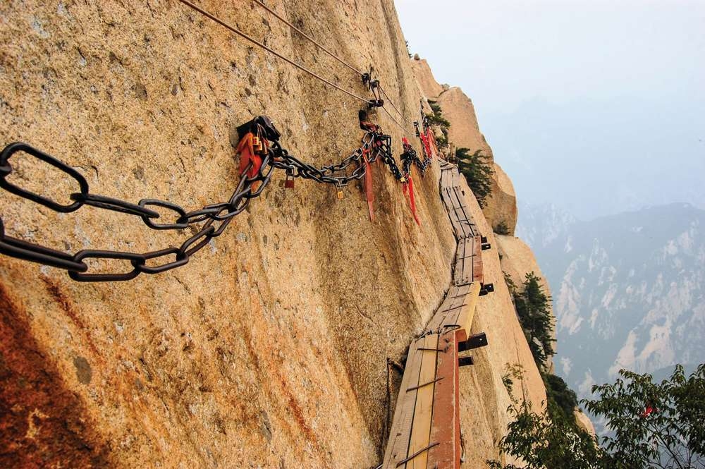 extreme huashan plank