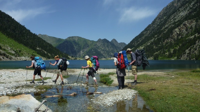 Gaube_Lake_Cauterets.jpg