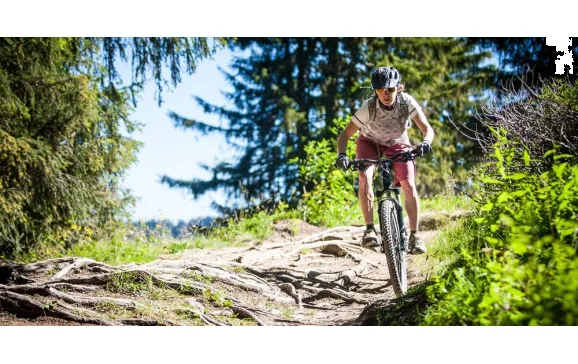 biker on morzine trail