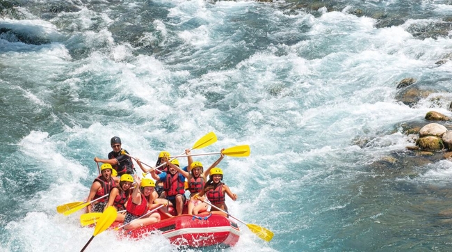 Italy White water rafting, Dora Baltea.jpg