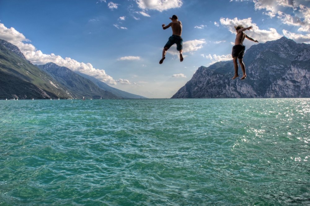 Swimming-lake-garda