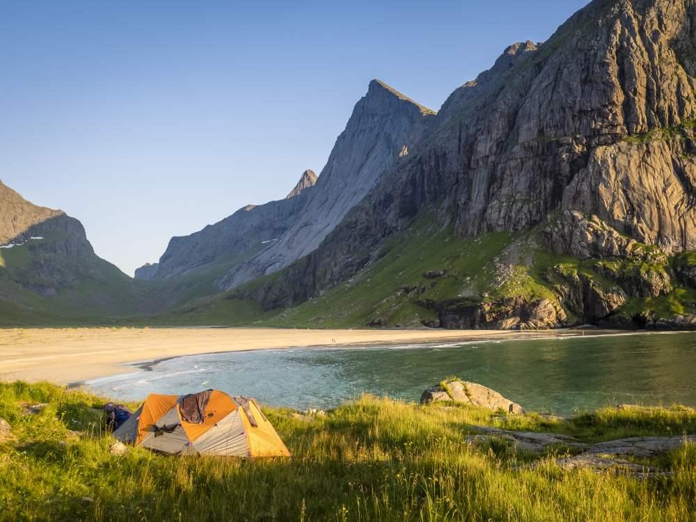 Reine_Kayaking_at_Horsheid_Beach_CREDIT_Kristin_Folsland_Olsen.jpg