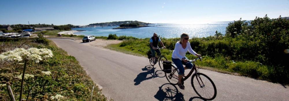 scilly-st-marys-cycling-couple.jpg