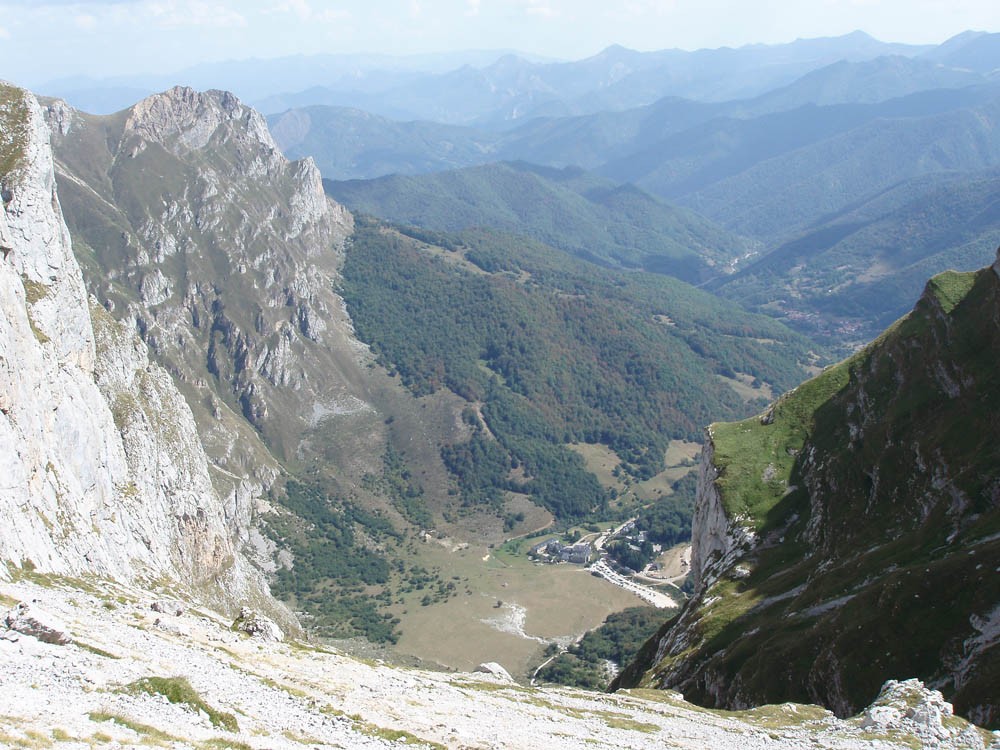 1873 looking down to fuente de from the 29 hairpins en route to vega liordes credit alf alderson