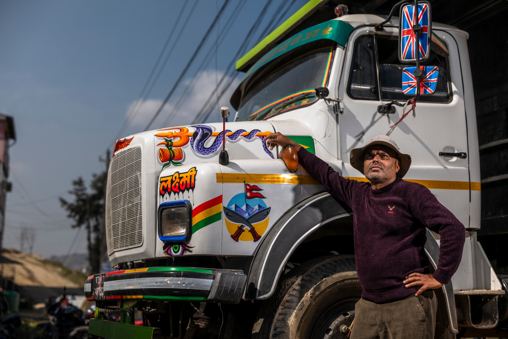 nepal-truck-painters