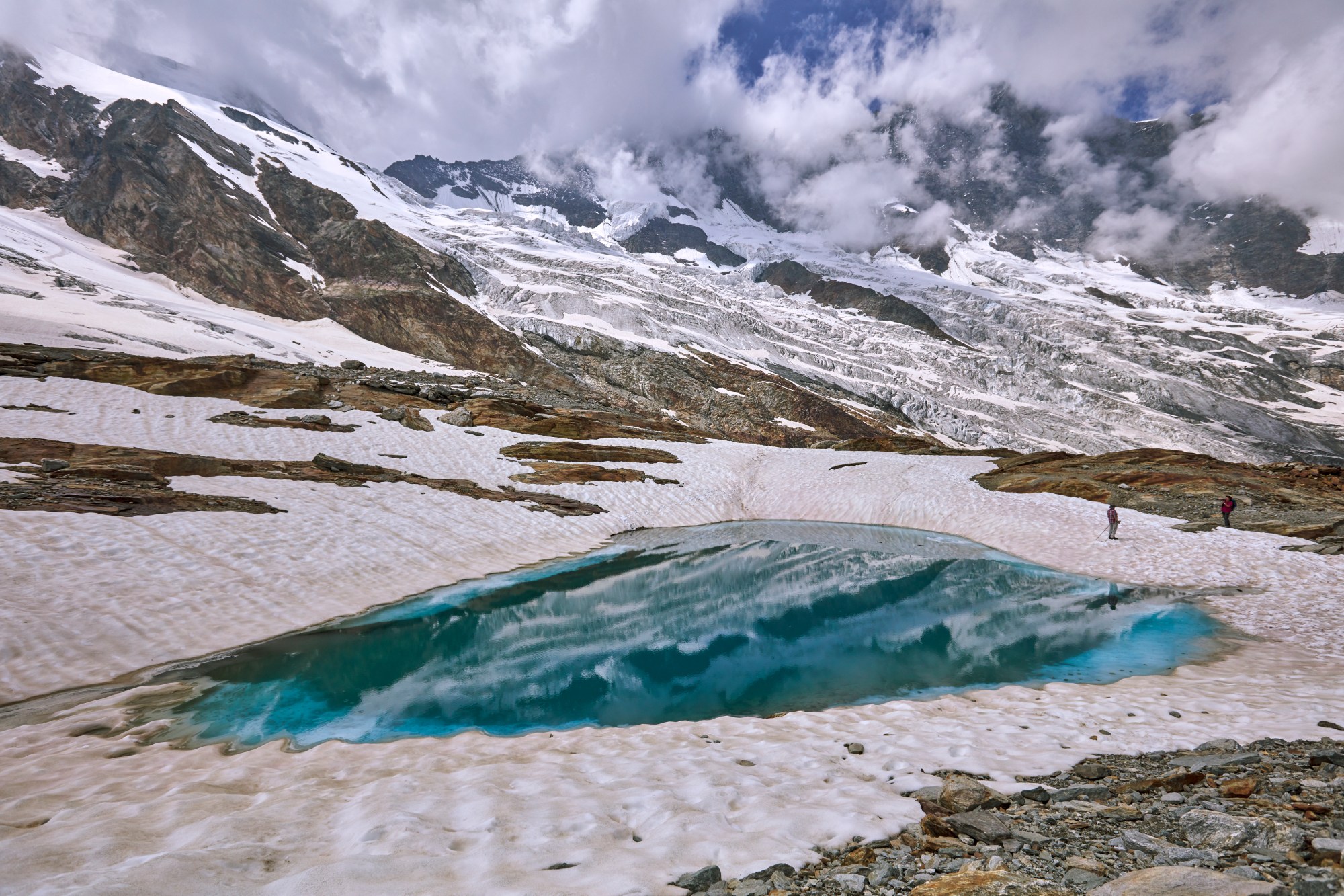 hiking-saas-fee-saastal-switzerland