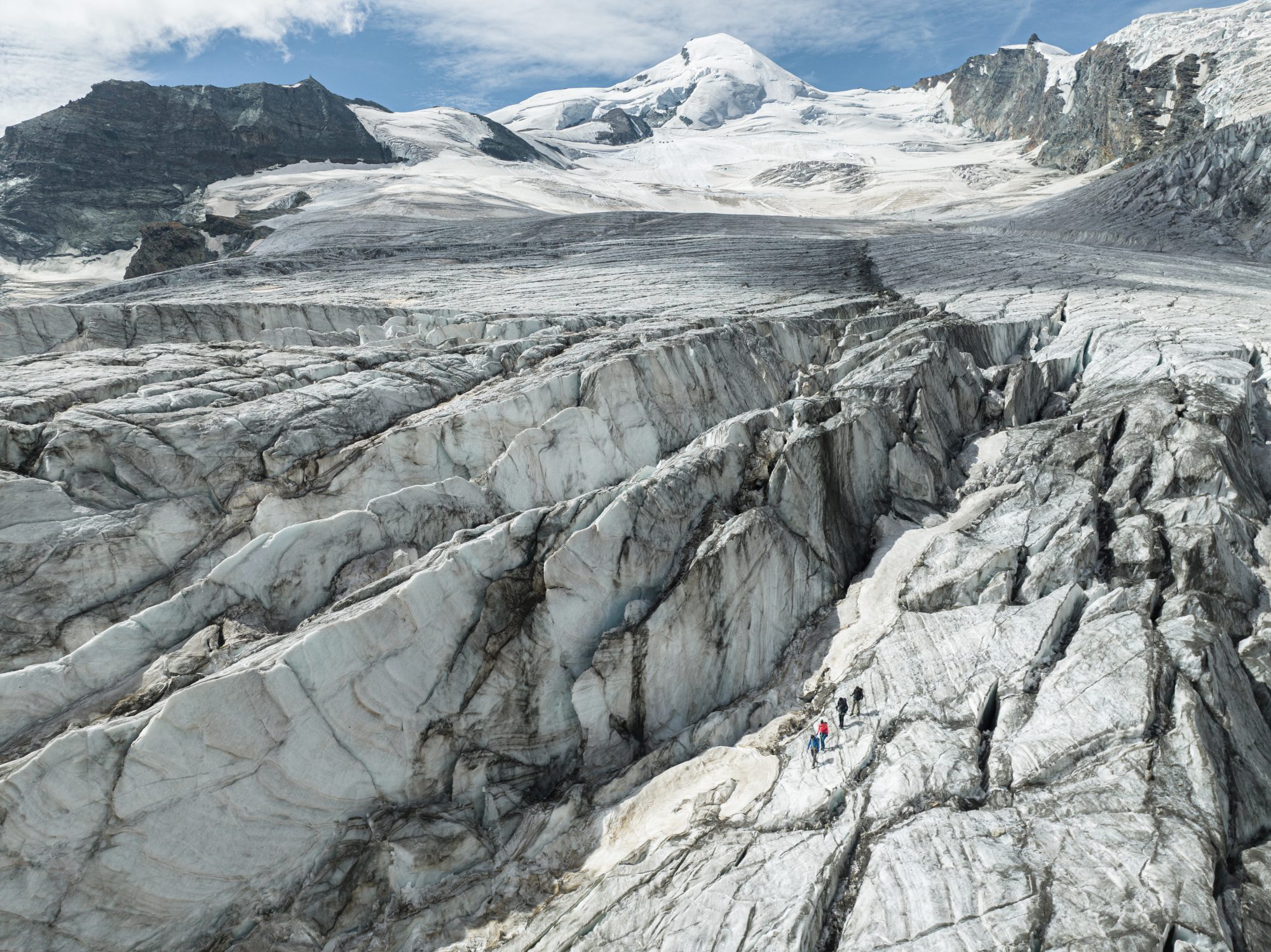 hiking-saas-fee-saastal-switzerland
