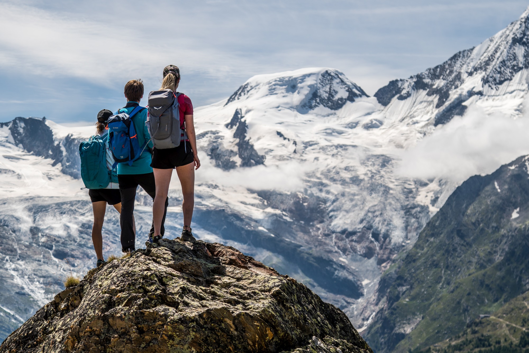hiking-saas-fee-saastal-switzerland