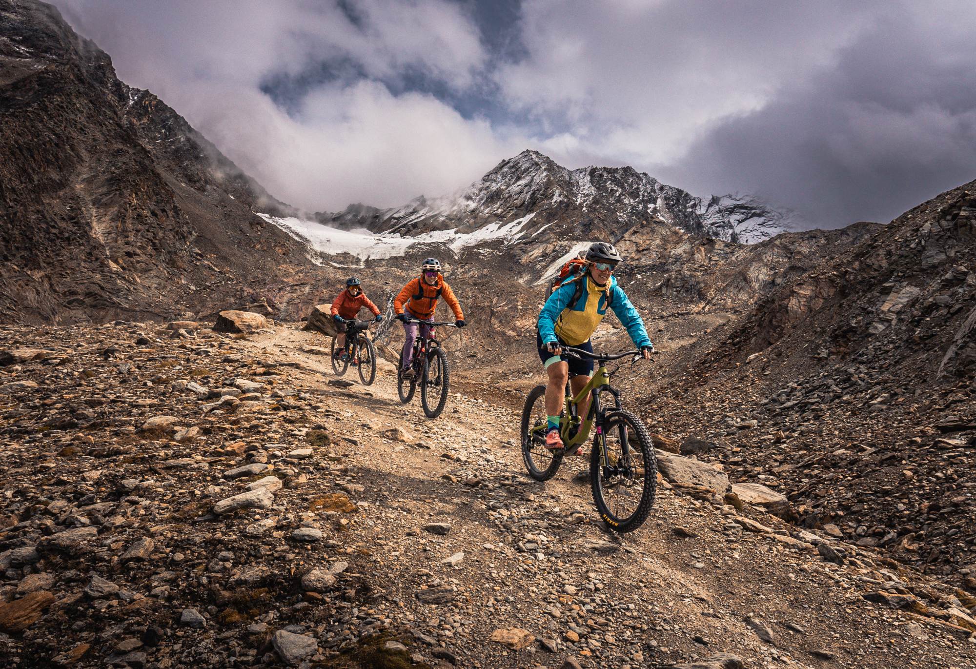 biking-saas-fee-saastal-switzerland