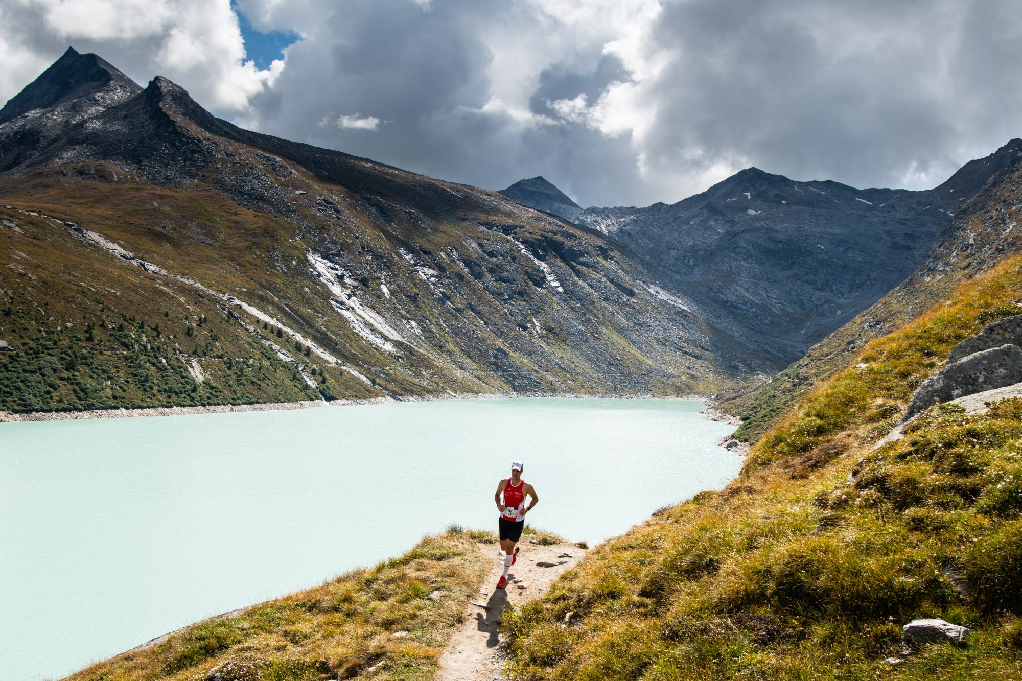 hiking-saas-fee-saastal-switzerland