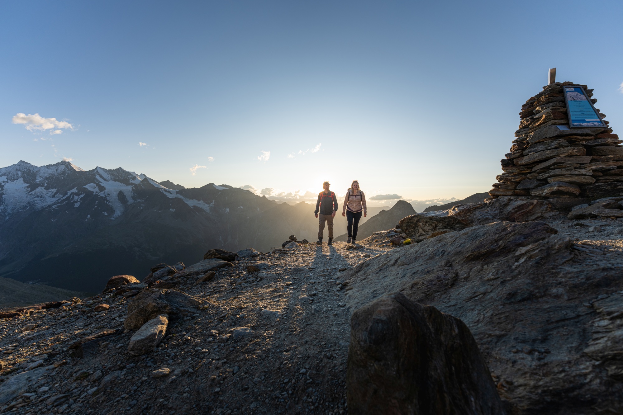 hiking-saas-fee-saastal-switzerland