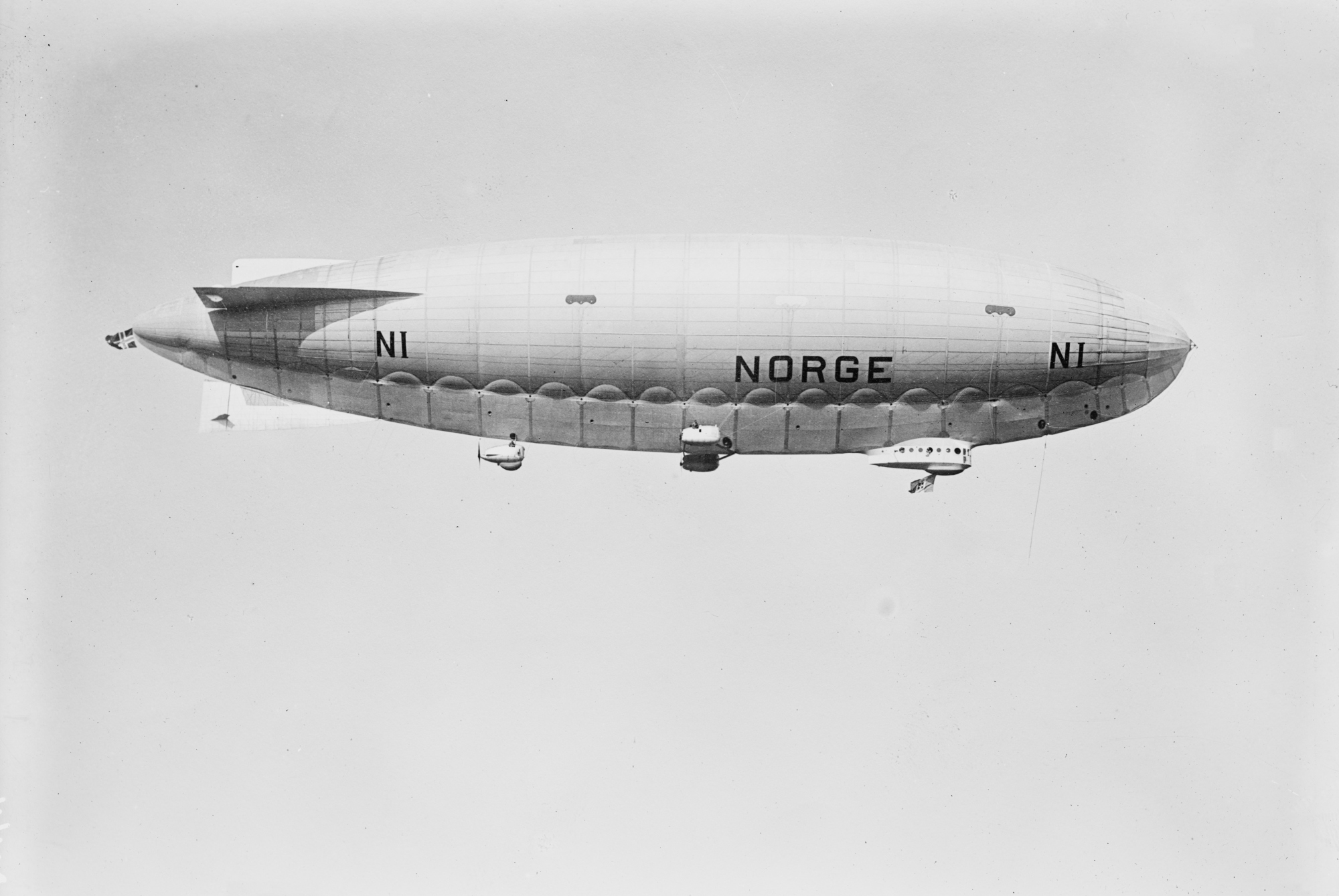 Norge airship in flight 1926  Credit Bain News Service Wikimedia Commons web
