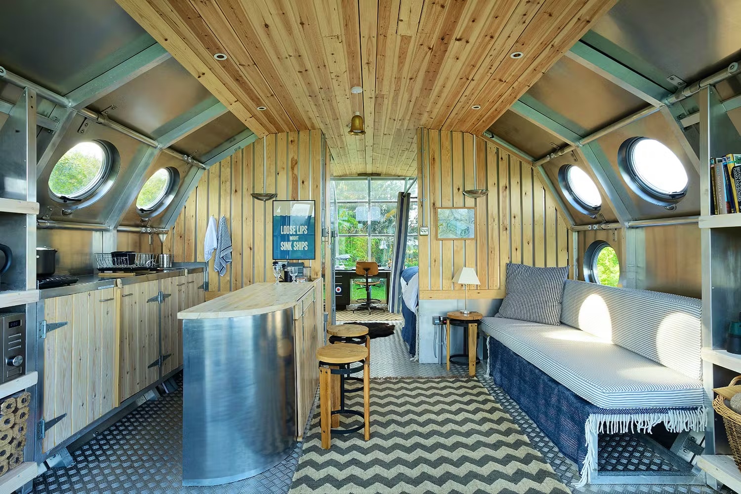 airship-hotel-scotland-interior