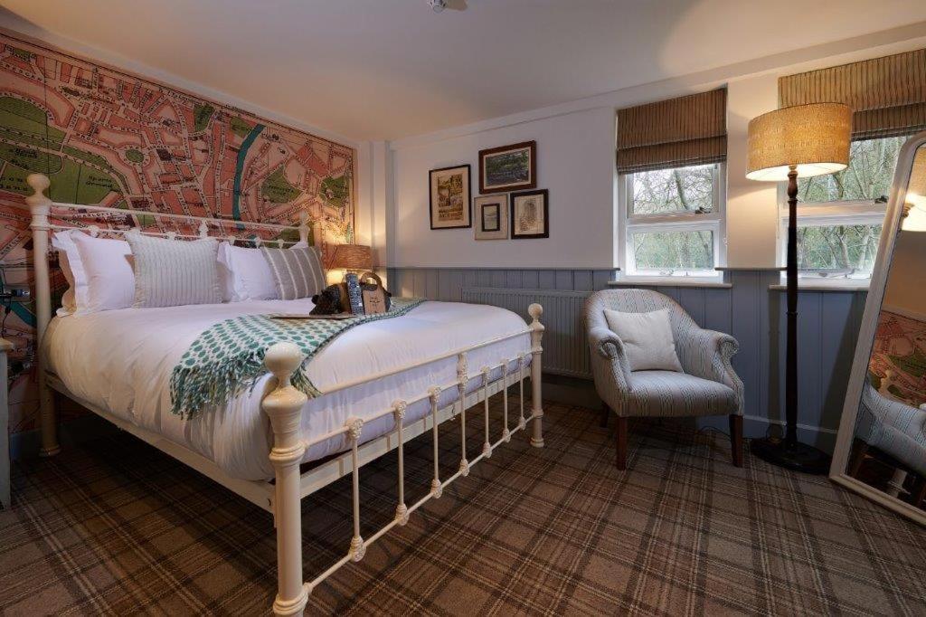 the-boathouse-bath-bedroom