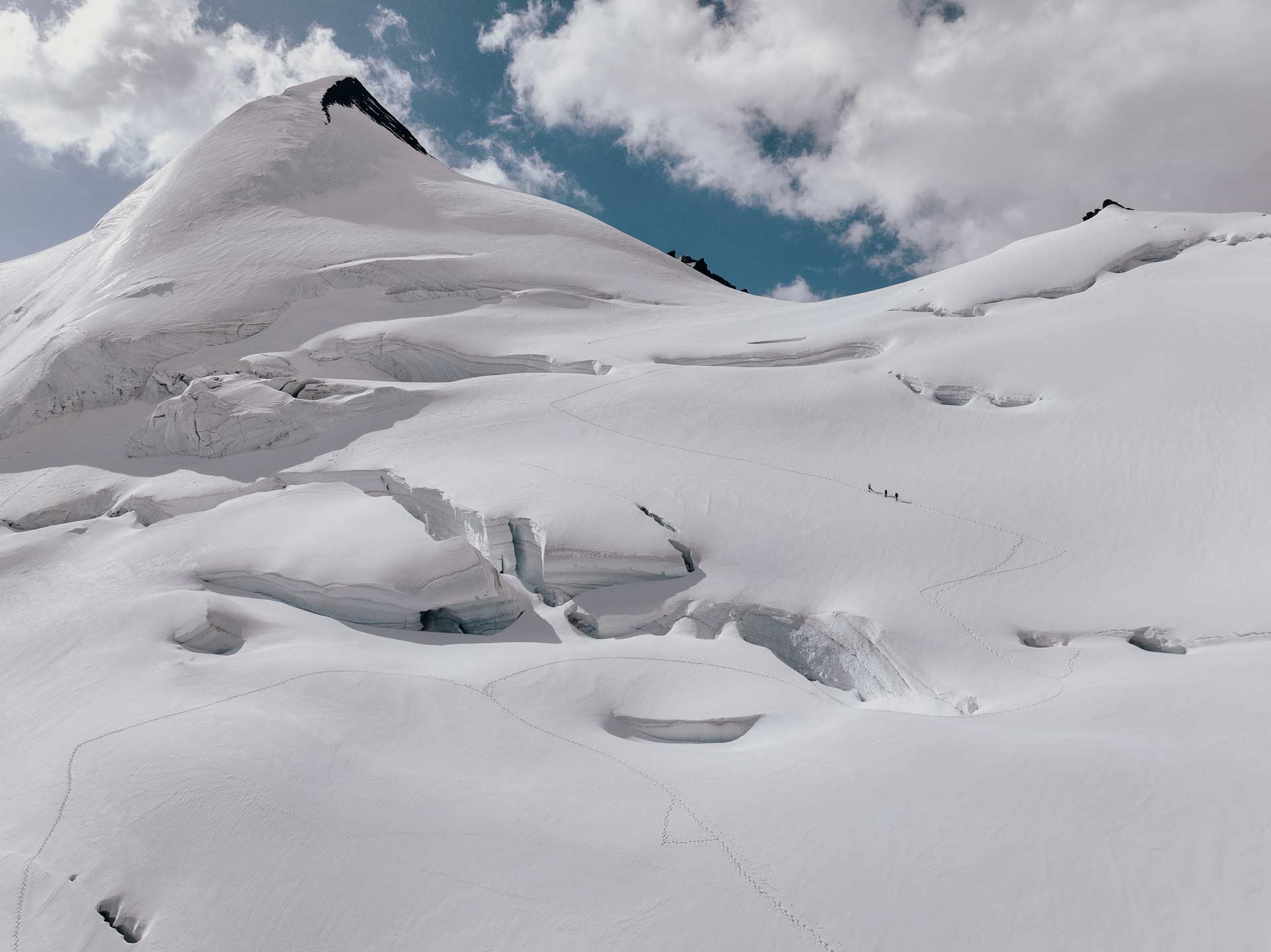 climbing-Allalinhorn-Switzerland-Tourism