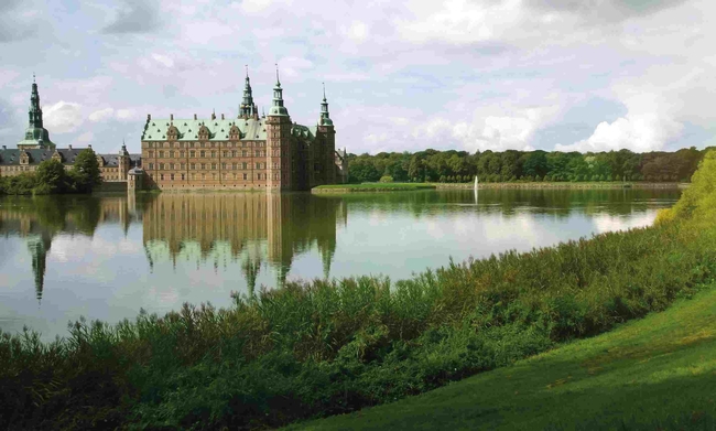 Denmark Castles and coastline - Fredriksborg Castle_edit.jpg