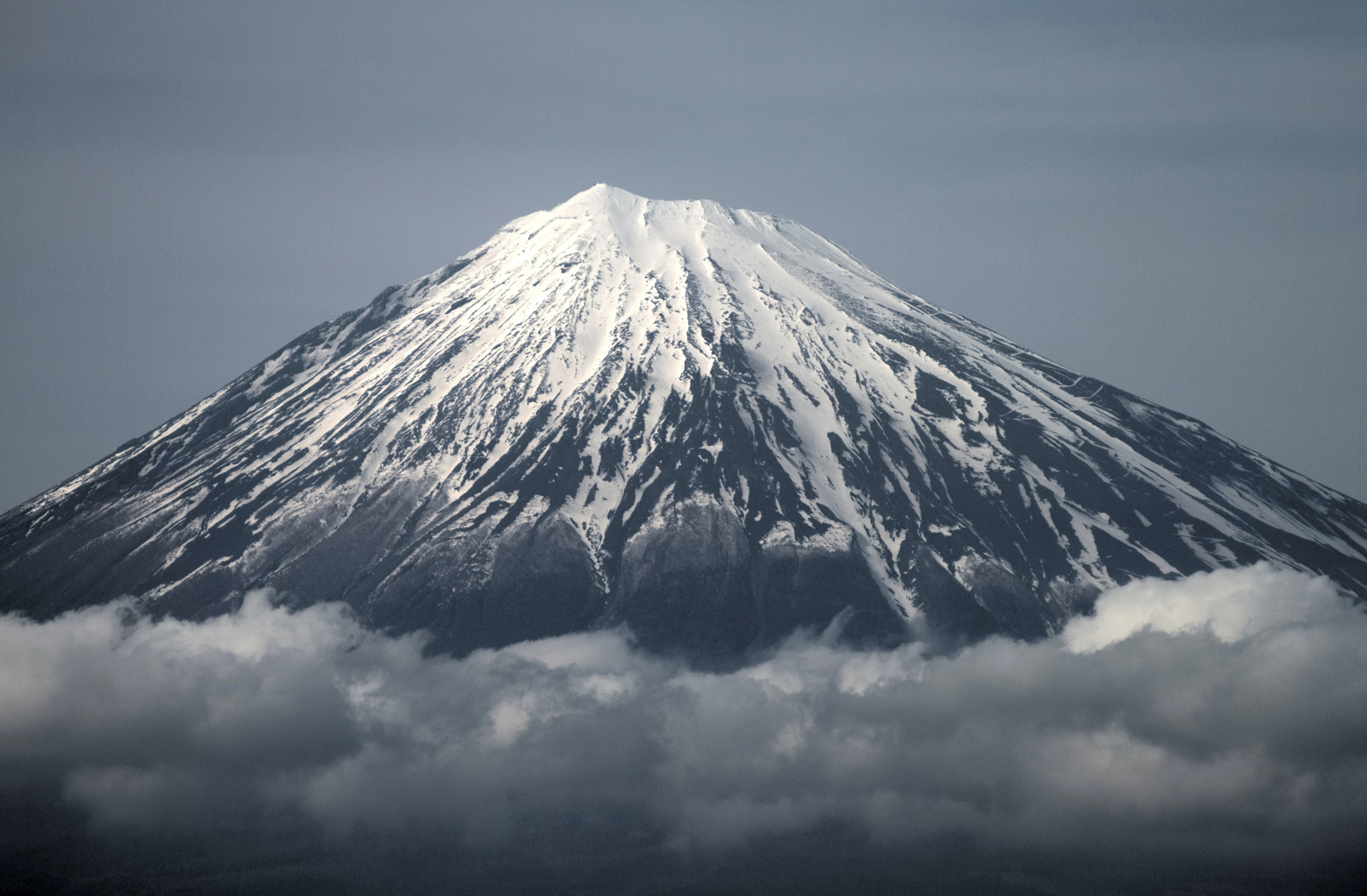 Highest-Mountain-In-Japan-Mount-Fuji