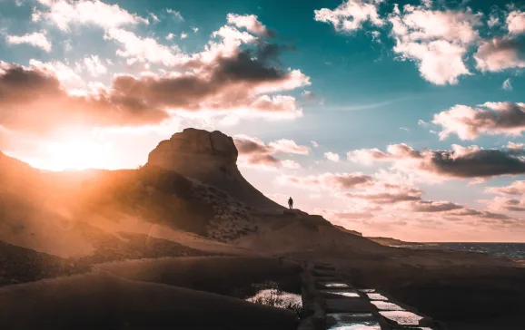 Xwejni Salt Pans Qbajjar Bay Zebbug CREDIT VisitMalta Remi Yuan unsplash