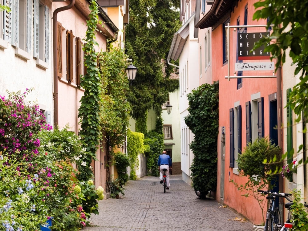 lake constance cycling image