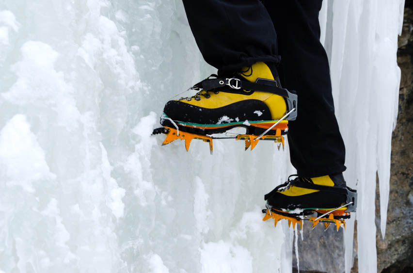 Mountaineering-Equipment-Boots-Gear-Crampons-Ice-Climbing
