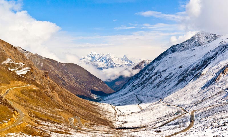 Mountaineering-Holiday-World-Guide-Expeditions-Mt.-Siguniang-China.jpg