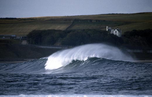 Thurso peak surfing, Scotland CREDIT Alf Alderson Thurso peak surfing Scotland CREDIT Alf Alderson