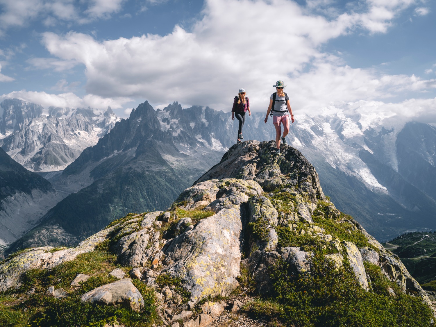 walking around chamonix mont blanc massif auvergne rhone alpes france credit www tristanshu co auvergne rhone alpes tourisme