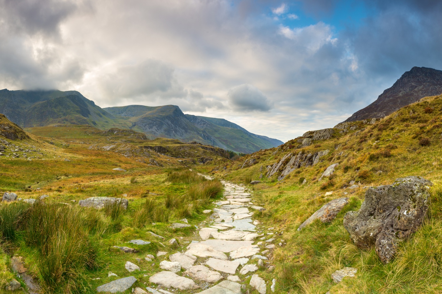 llanberis-path-snowdon-wales