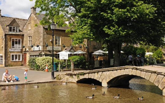 bourton on the water web